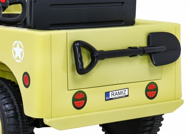 Retro vojenské auto pro děti béžové + pohon 4x4 + dálkové ovládání + 2 nosiče zavazadel + pomalý start + MP3 LED