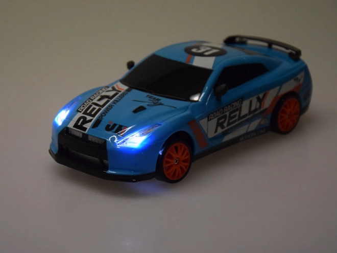 Závodní auto na dálkové ovládání pro drift