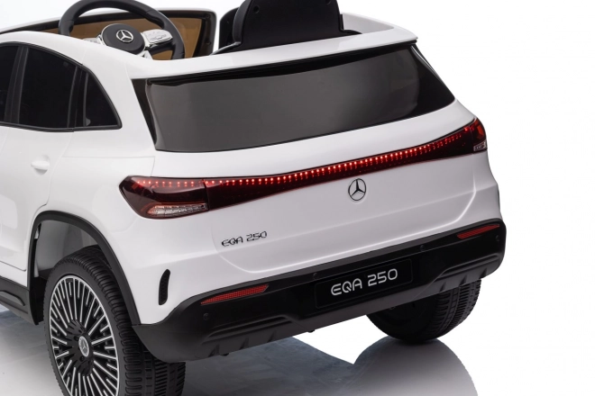 Elektrické auto Mercedes Benz EQA 250 bílé