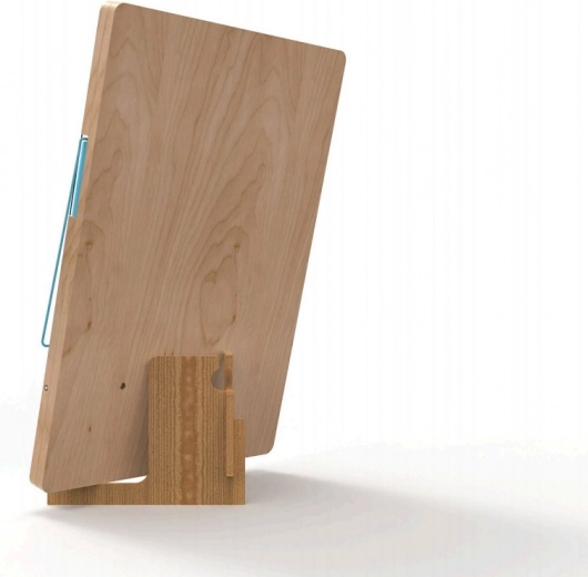 Robustní dřevěné provedení se stojánkem