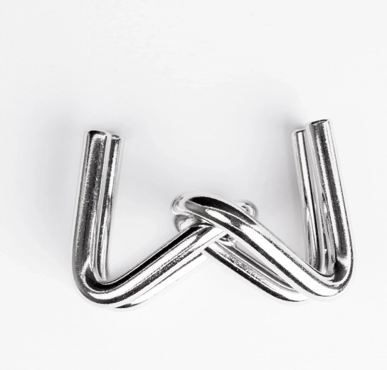 Leštěný kov pro pohodlné luštění