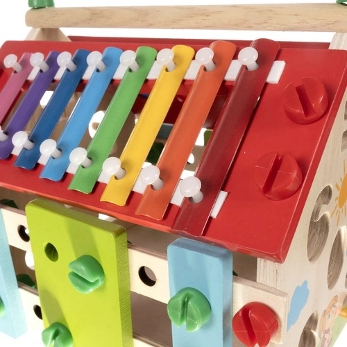Dřevěný edukativní domeček pro děti DIY