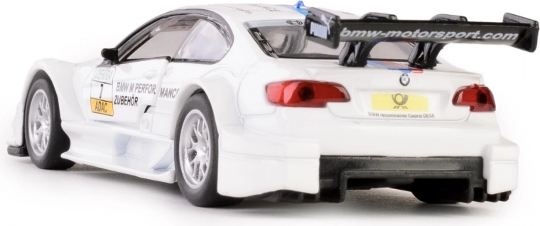 Gumové pneumatiky a detailní zpracování