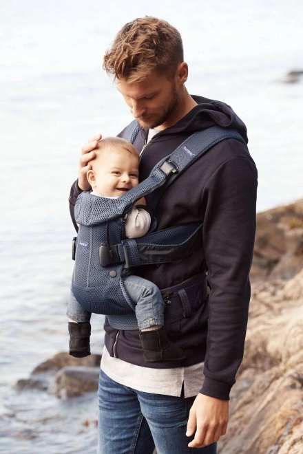BABYBJORN ONE AIR - dětské nosítko, tmavě modré + bryndák pro ergonomické nosítko One – Modrá