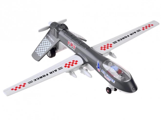Kovový vojenský dron s efekty