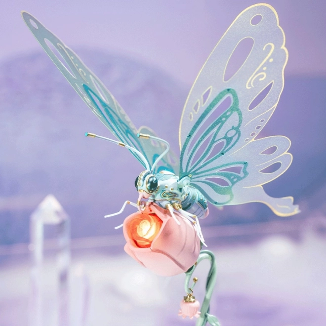 Mechanická 3D dekorace motýl