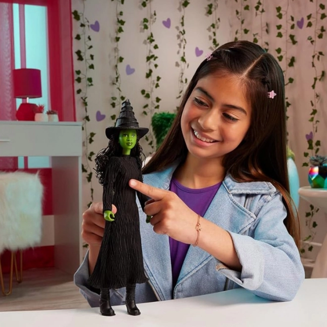 Mattel pěvecká panenka Elphaba z filmu Wicked - Defying Gravity