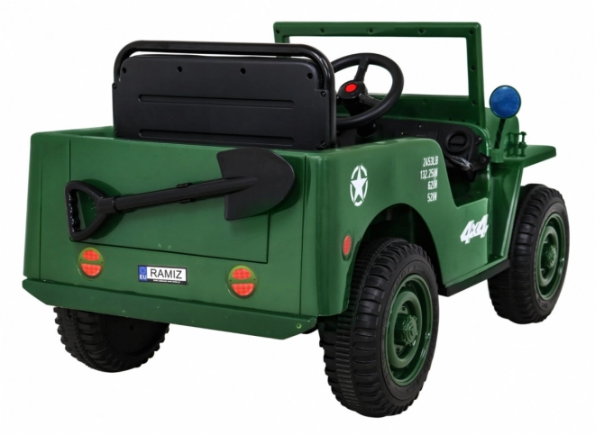 Retro vojenské auto pro děti zelené + pohon 4x4 + dálkové ovládání + 2 nosiče zavazadel + pomalý start + MP3 LED