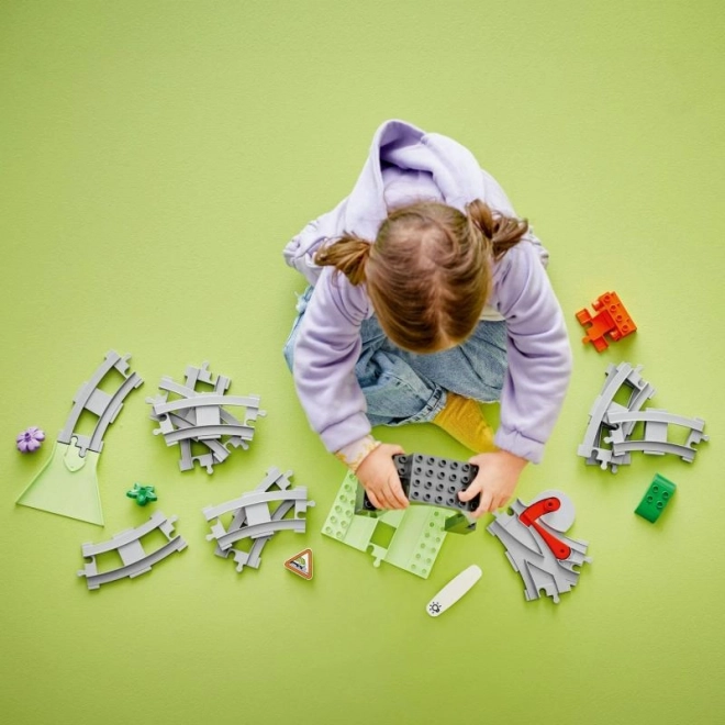 LEGO DUPLO Tunel a kolejnicové tratě - rozšiřující sada