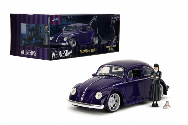 Wednesday auto 1972 VW Beetle 1:24 a figurka Wednesday