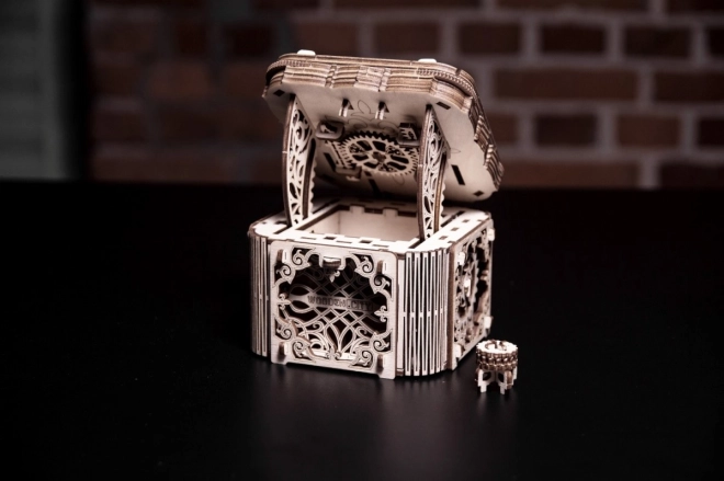 Dřevěný mechanický puzzle Tajemná schránka