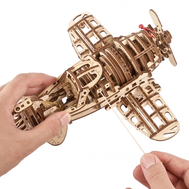 Dřevěné mechanické puzzle Letadlo Mad Hornet 3D od Ugears