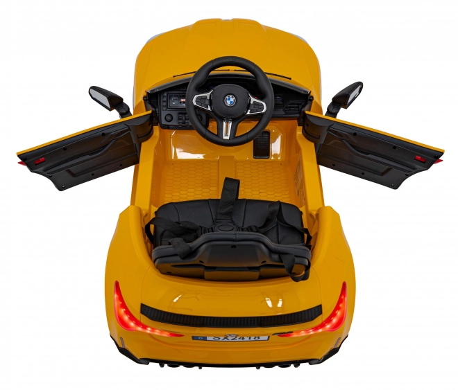 BMW M4 Vehicul Alb – Žluté