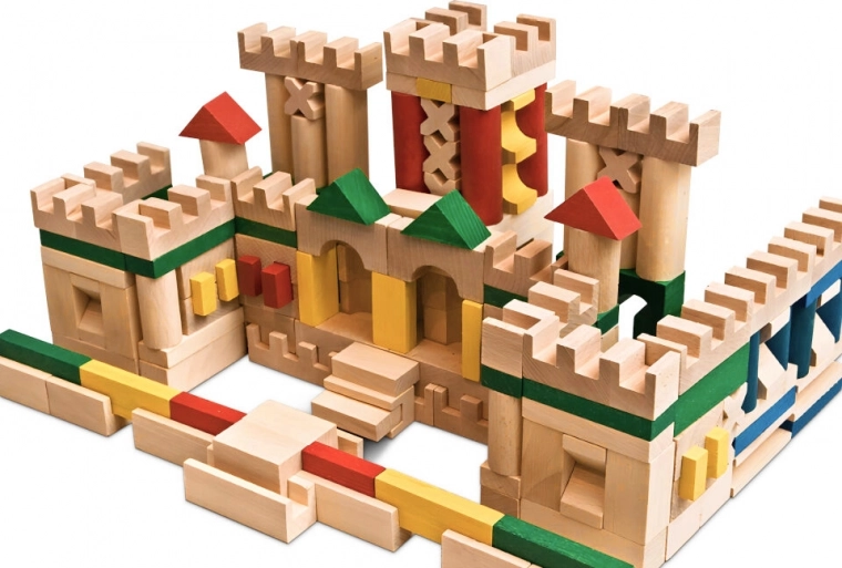 210 dílků ve 4 barvách pro neomezenou hru