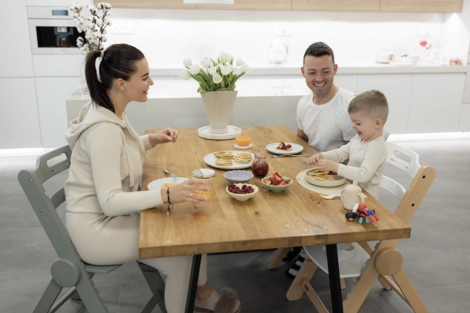 Dřevěná jídelní židlička pro děti od Zopa, černá