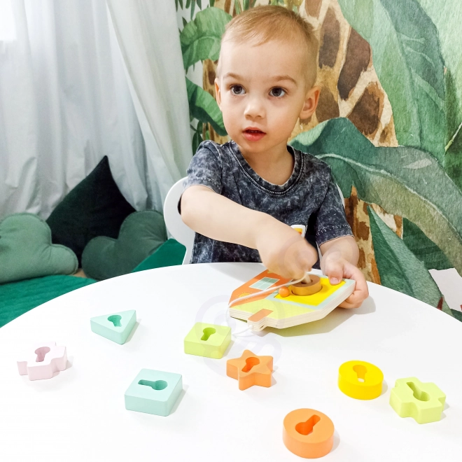 Classic World Montessori dřevěné navlékání klíče a dveře 11 ks