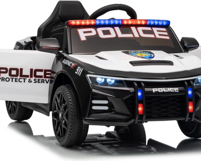 Černé policejní auto 911 Agentura