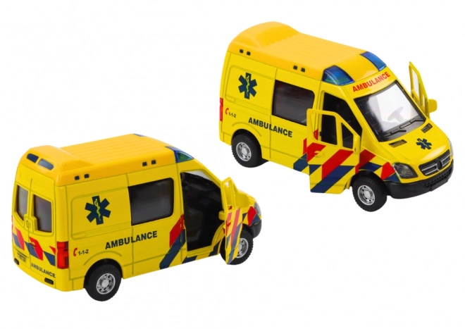 Ambulance model 1:32 s otevíracími dveřmi a světelnými a zvukovými efekty - žlutá