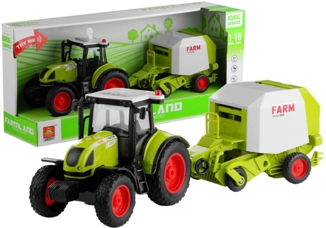 Traktor s lisem na balíky