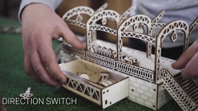 WOODEN CITY 3D puzzle Železniční stanice 175 dílů