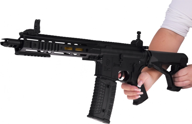 Realistický taktický design