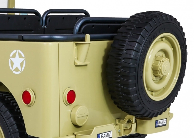 Retro vojenské auto pro děti s 4x4 pohonem, místem pro 3 a EVA kola