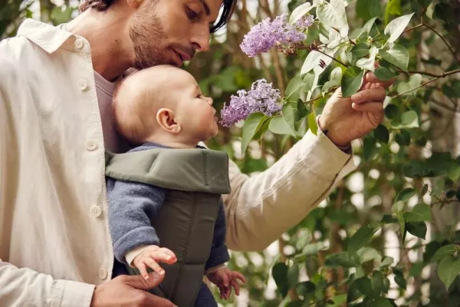BABYBJORN MINI Tkané dětské nosítko, Tmavě zelená