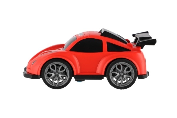 Závodní driftovací auto na zpětné natažení