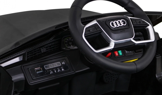 Audi E-Tron Sportback pentru copii + Pilot + tracțiune 4x4 + pornire lentă + radio MP3 + LED – Černá