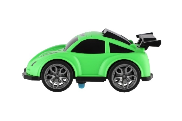 Závodní driftovací auto na zpětné natažení
