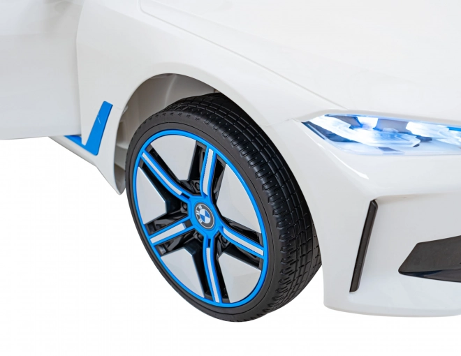Dětské auto na baterii BMW i4 – Bílé