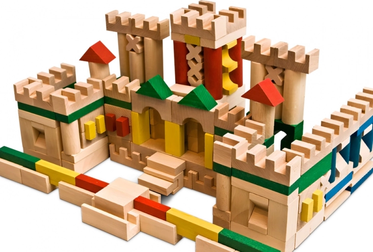 Kreativní stavění z přírodního bukového dřeva