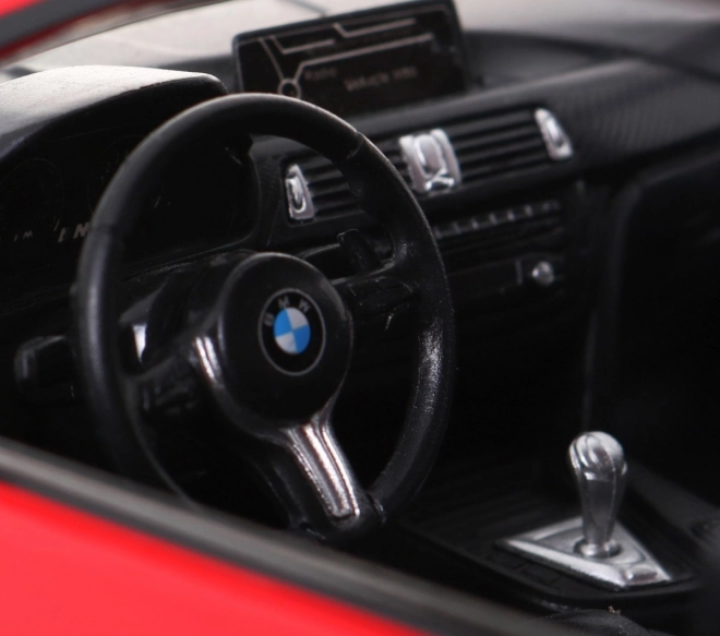 BMW M4 Coupe RASTAR model 1:14 + 2,4 GHz dálkové ovládání – Červené