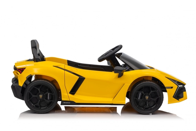 Auto Lamborghini Revuelto žluté