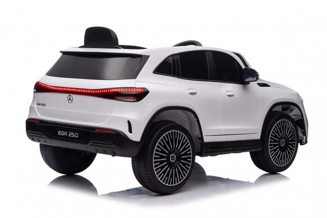 Elektrické auto Mercedes Benz EQA 250 bílé