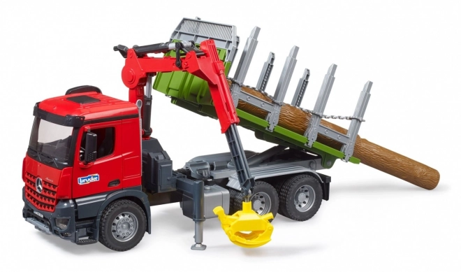 Bruder přepravník na dřevo s hydraulickou rukou