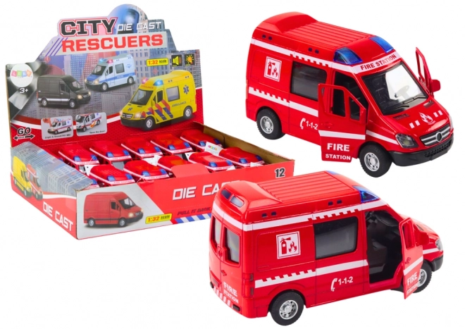 Hasičské auto s efekty a otevíracími dveřmi 1:32
