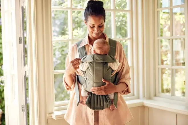 BABYBJORN MINI Tkané dětské nosítko, Tmavě zelená