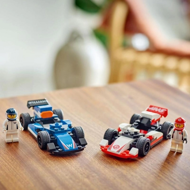 Lego klasik F1 závodní auta Williams Racing a Haas F1