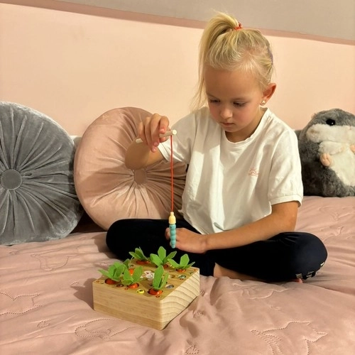 Dřevěná hra Montessori 2v1 - Mrkvový zahrádka pro děti