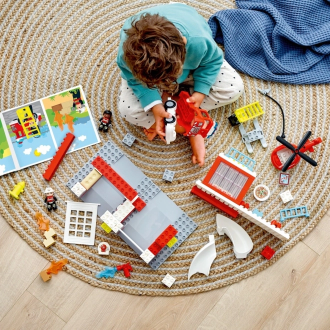LEGO DUPLO 10970 Hasičská stanice a vrtulník