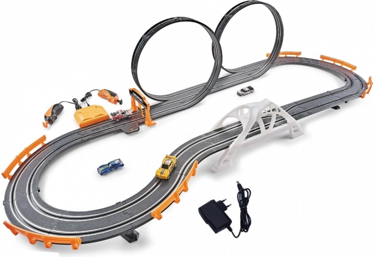 Napínavý design se smyčkami