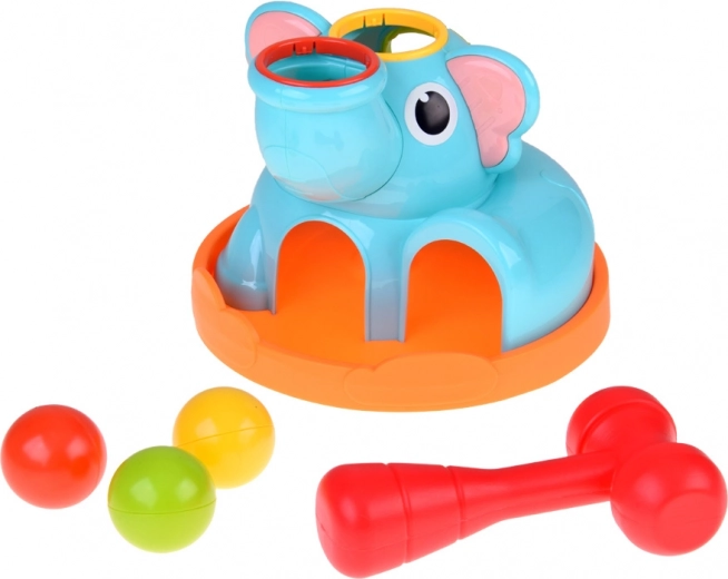 Zatloukání, které baví i učí