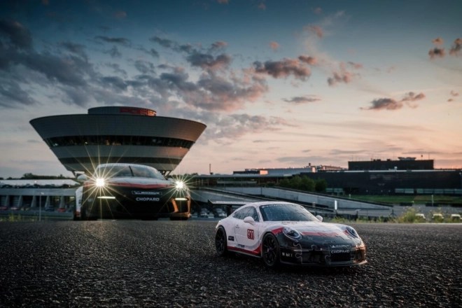 RAVENSBURGER 3D puzzle Porsche 911 GT3 Cup 152 dílků