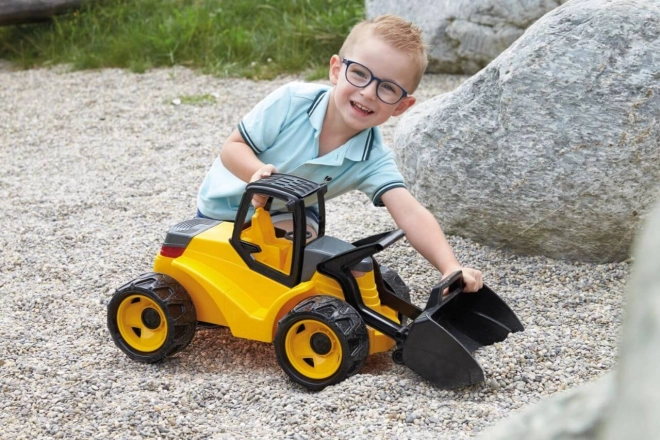 Velký žlutočerný nakladač Giga Trucks