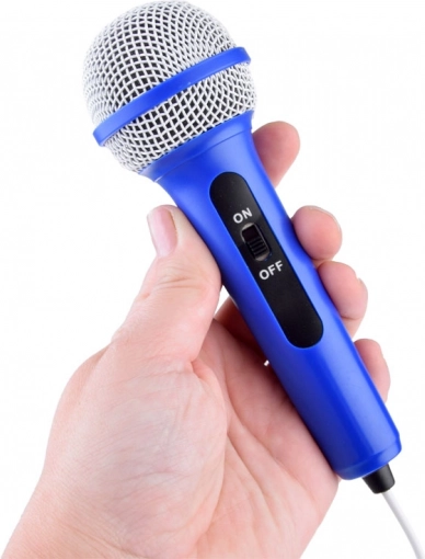 Karaoke zábava s mikrofonem