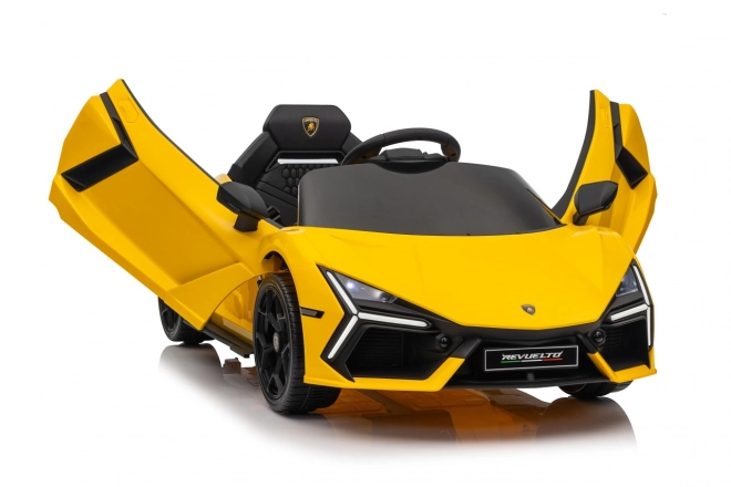 Auto Lamborghini Revuelto žluté