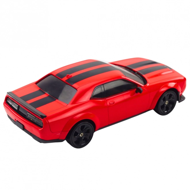 Závodní auto na drift s vyměnitelnými koly RC 4WD červené