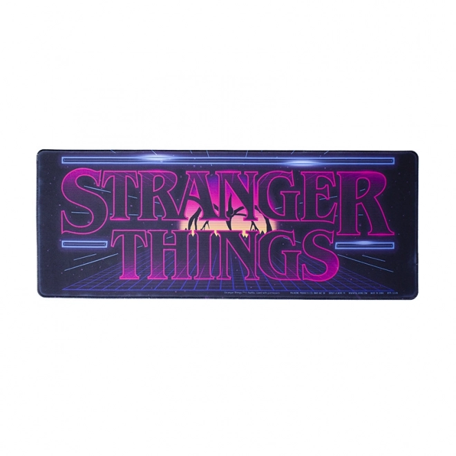 Herní podložka STRANGER THINGS arcade logo