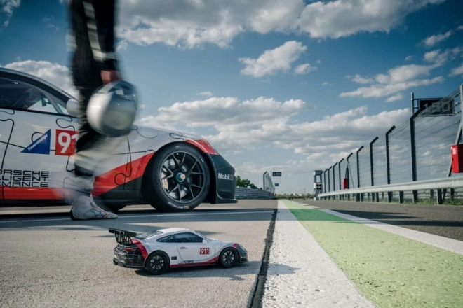 RAVENSBURGER 3D puzzle Porsche 911 GT3 Cup 152 dílků